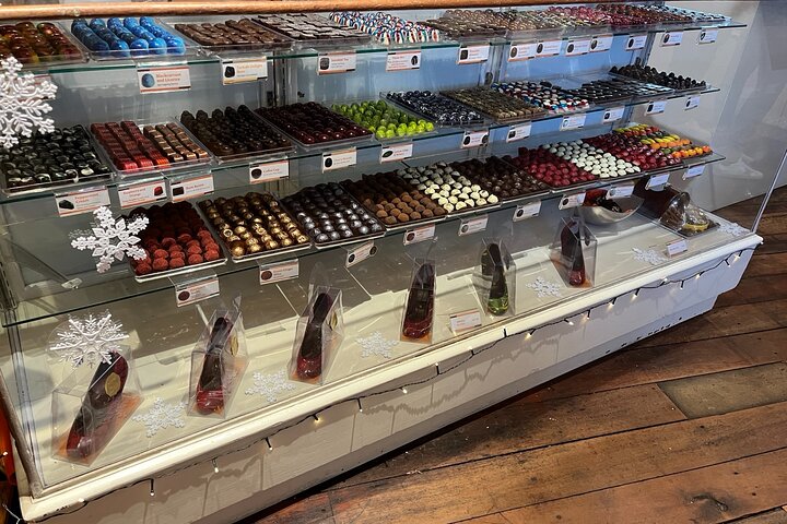 Martinborough High Tea and Wine Tour in Tesla SUVs - Image 5