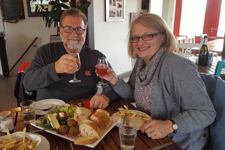 Martinborough Winery and Foodie Tour - Image 1