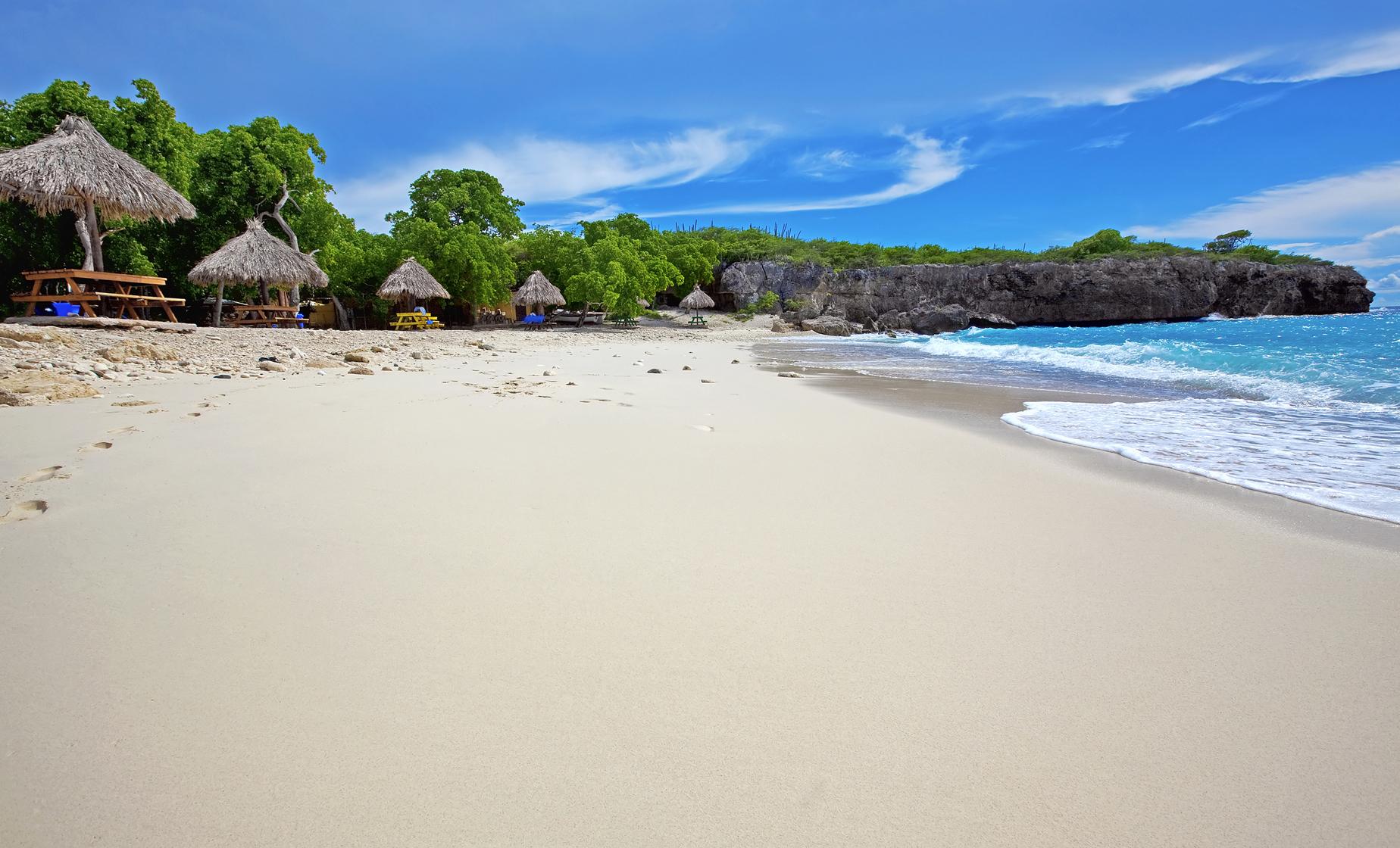 Beach Day Escape - Image 1