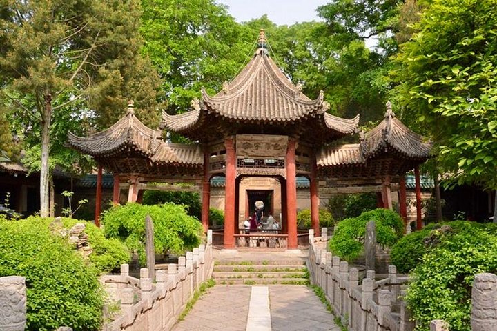 Private 5-Hour Walking Tour to explore Xi 'an culture - Image 1