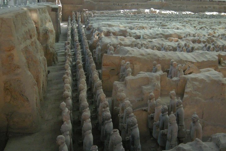 Xi'an Railway Station Pick up and Terracotta Warriors Museum Day Tour - Image 3
