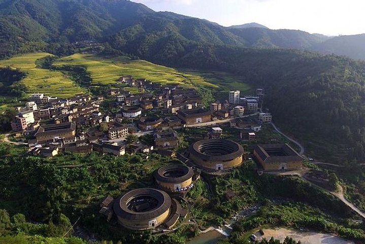 All Inclusive Xiamen Private Layover Tour to Hakka Tulou Village with Options - Image 1