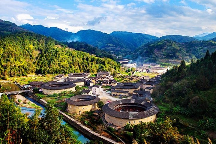 Private Transfer Service between Xiamen City and Nanjing Tulou  - Image 1