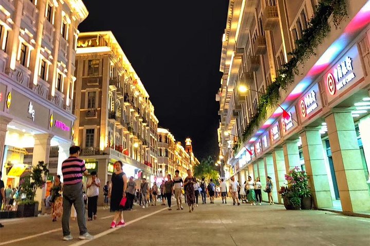 Private Xiamen Sea Food Market & Zhongshan Road Shopping and Eating Experience - Image 5