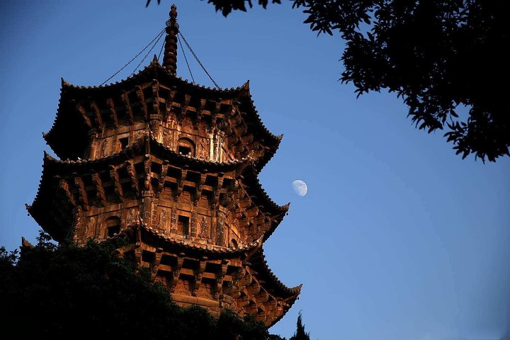 Quanzhou Private Customized Day Tour: Top Attractions with Lunch - Image 1