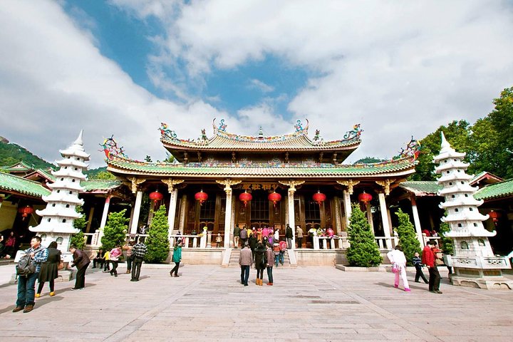 Xiamen Day Tour to Nanputuo Temple, Huli Mountain Fort and Gulangyu Island - Image 3