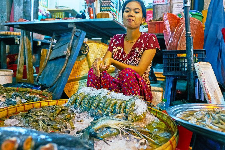 Downtown Local Markets Immersion Shopping Tour - Image 1