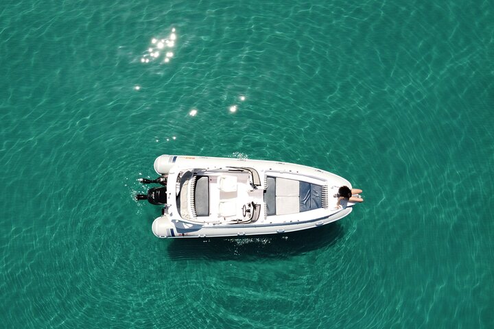 Private 7m 250hp speed boat tour Shipwreck Blue caves up to 9pax  - Image 2