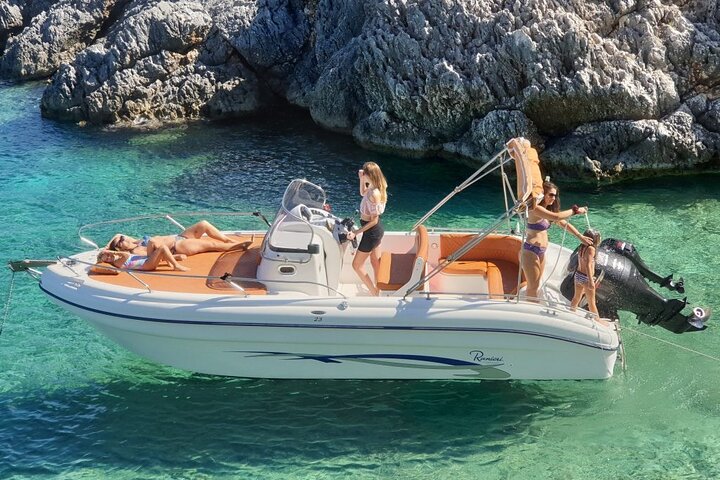 Shipwreck and Blue Caves-7.5m Private Speedboat Tour (up to 8pax) - Image 2