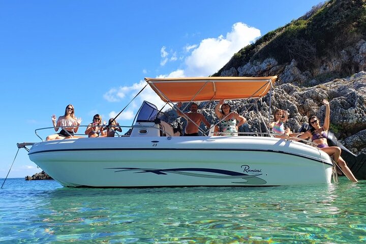 Shipwreck and Blue Caves-7.5m Private Speedboat Tour (up to 8pax) - Image 4