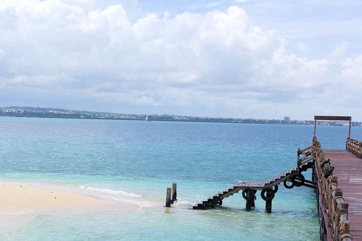 A Half Day Private Prison Island Tour - Image 4