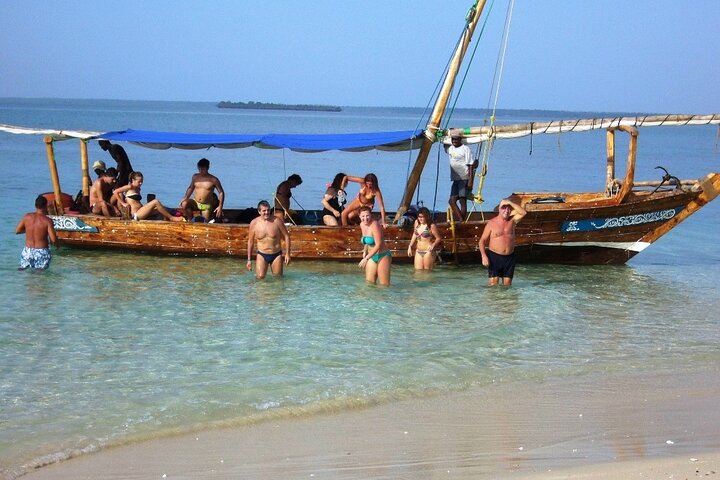 Full-Day Blue Lagoon and Sandbank Boat Tour from Zanzibar - Image 5