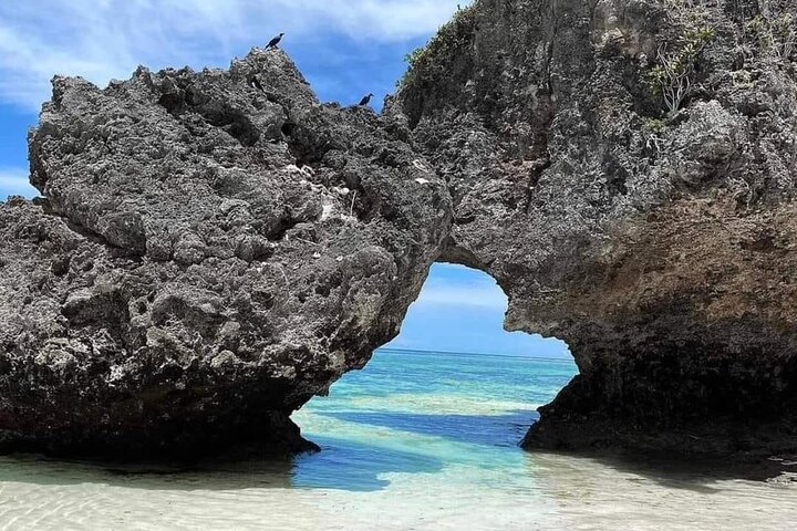 Mtende Beach; Kuza Cave; Paje Beach; Paje Seaweed Center; The Rock Restaurant - Image 5