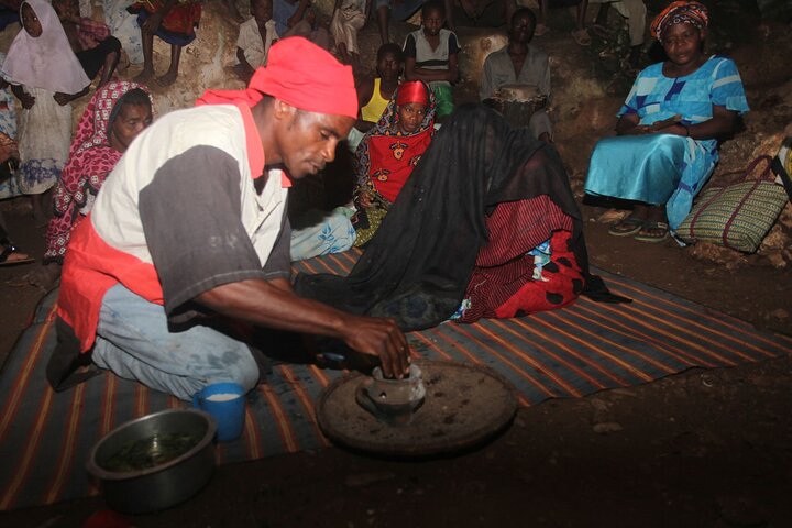 Ngonga Cave Tour; Mtende Beach; Kuza Cave Tour; Blue Lagoon Snorkeling; The Rock - Image 1