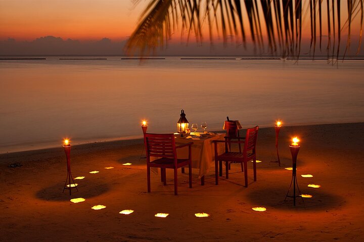 Romantic dinner with Candle at the Nungwi beach - Image 4