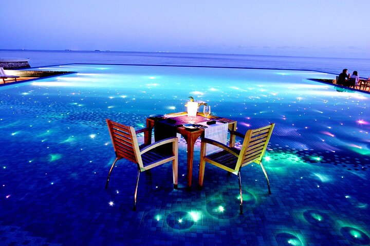 Romantic dinner with Candle at the Nungwi beach - Image 5