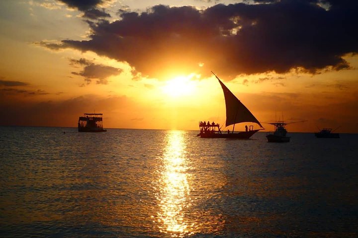 Zanzibar Private Sunset Cruise and Seafood Dinner by Dhow Boat - Image 5