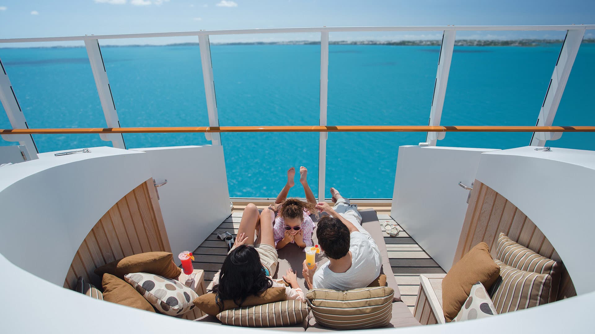 vibe-beach-club-cabana-norwegian-getaway-norwegian-cruise-line