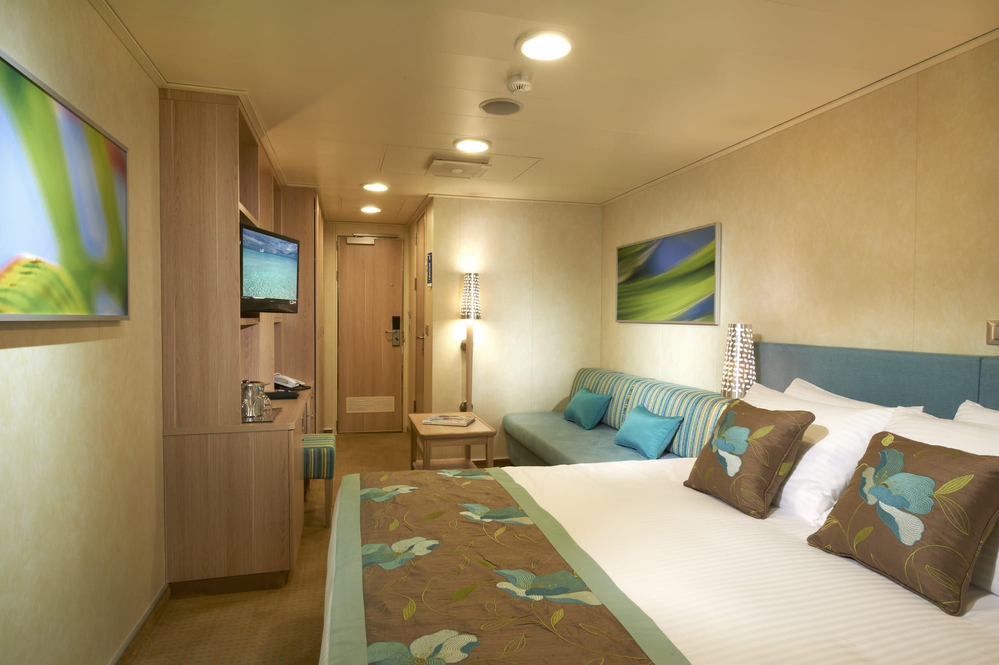 Carnival Breeze Cloud 9 Spa Balcony (8S) cabin, photo 1 of 2