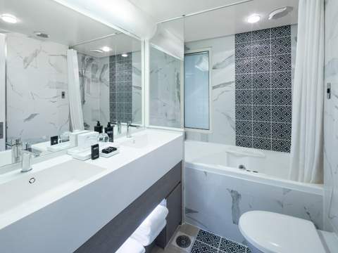 Celebrity Cabin Category Celebrity Suite Image 7