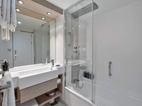 Celebrity Cabin Category Celebrity Suite Image 8
