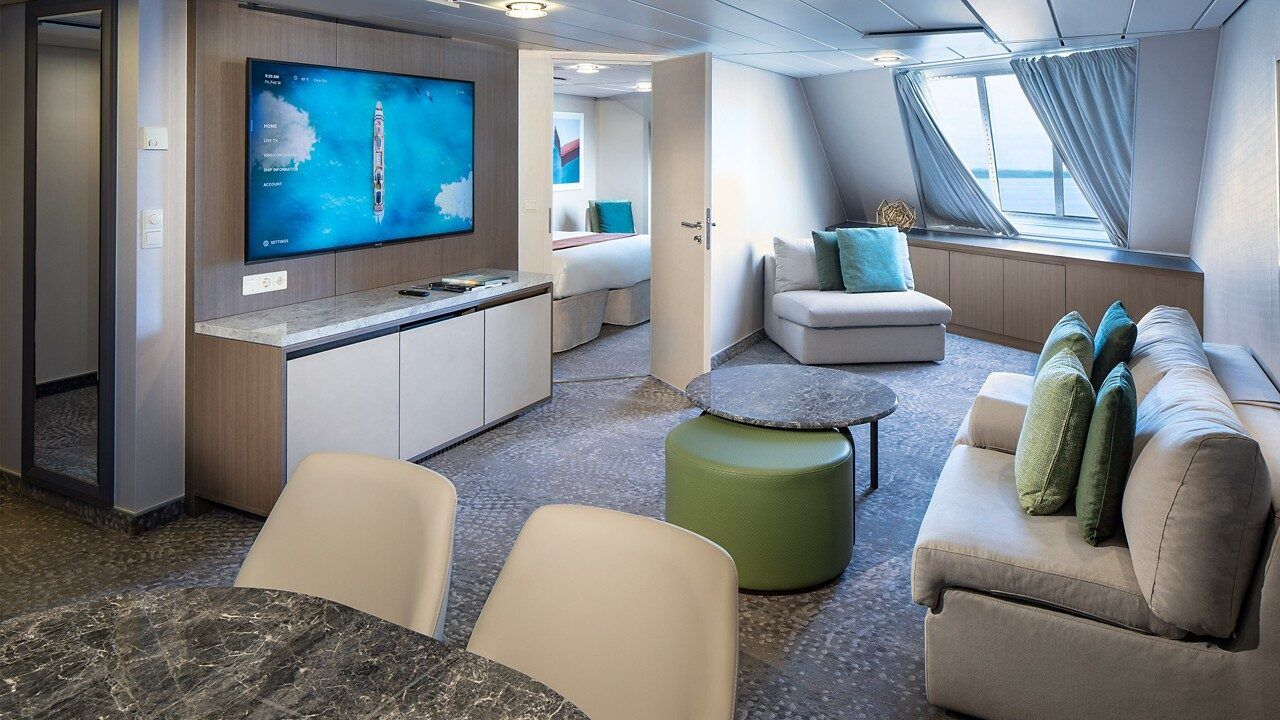 Celebrity Cabin Category Horizon Suite Image 1