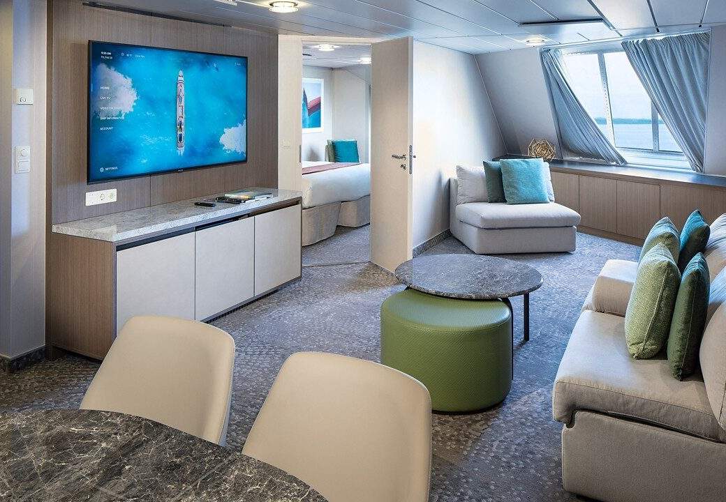 Celebrity Cabin Category Horizon Suite Image 1