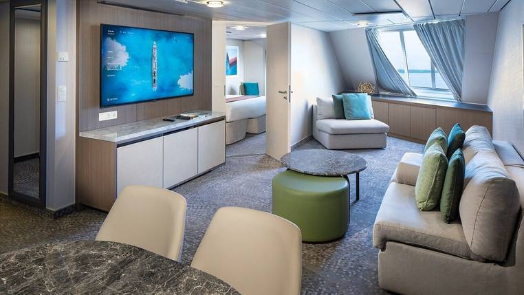 Celebrity Cabin Category Horizon Suite Image 1