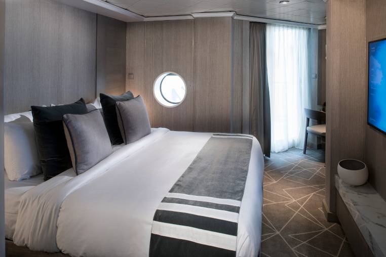 Celebrity Cabin Category Royal Suite Image 9