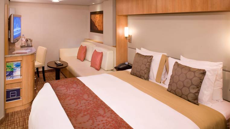 Celebrity Eclipse Inside (I2) cabin, photo 1 of 11