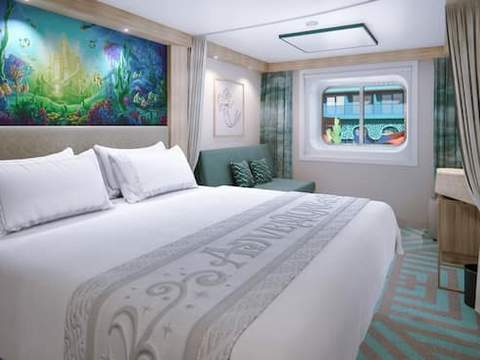 Deluxe Inside Stateroom with Reef View Image 2