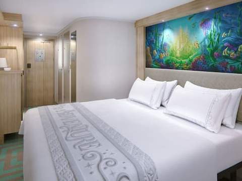 Deluxe Inside Stateroom with Reef View Image 1