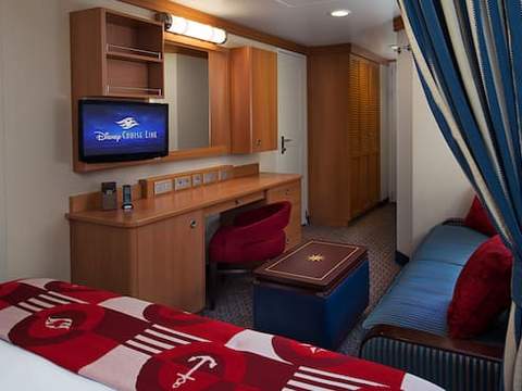 Deluxe Inside Stateroom Image 7