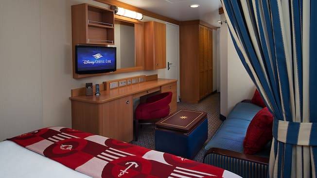 Deluxe Inside Stateroom Image 7