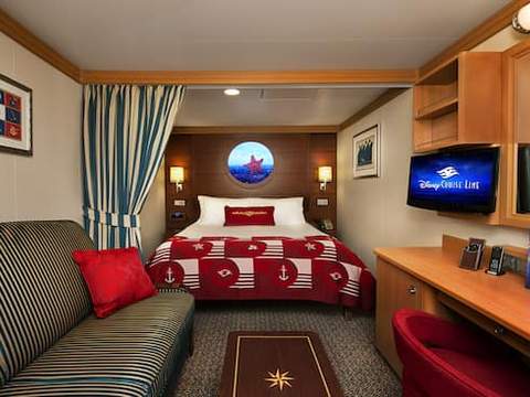 Deluxe Inside Stateroom Image 5