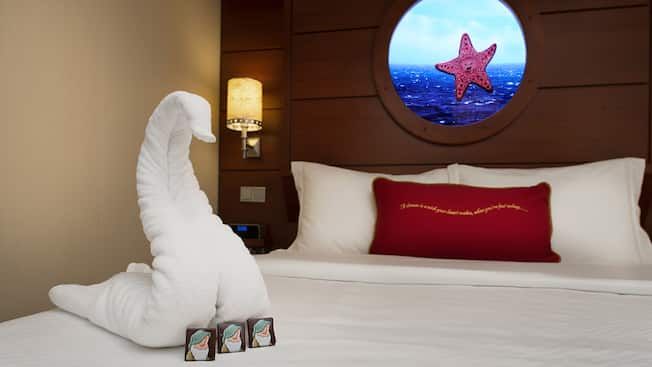 Deluxe Inside Stateroom Image 8