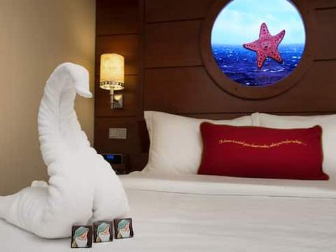 Deluxe Inside Stateroom Image 8