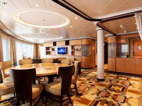 Concierge Royal Suite with Verandah Image 4