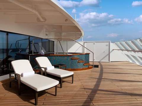 Concierge Royal Suite with Verandah Image 6