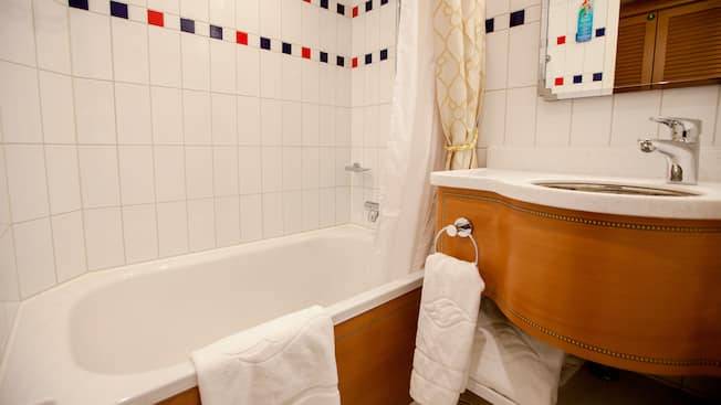 Concierge 1-Bedroom Suite with Verandah – Accessible Image 6