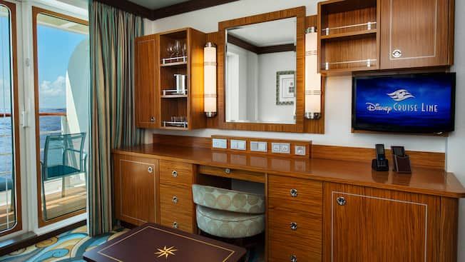 Concierge Family Oceanview Stateroom with Verandah Image 5