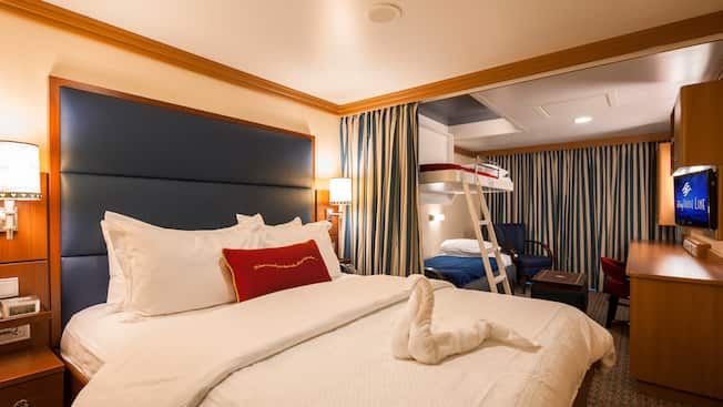 Deluxe Family Oceanview Stateroom with Verandah Image 4