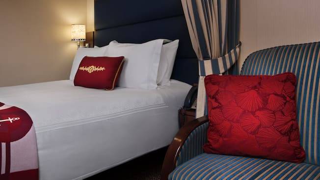 Deluxe Family Oceanview Stateroom with Verandah Image 5