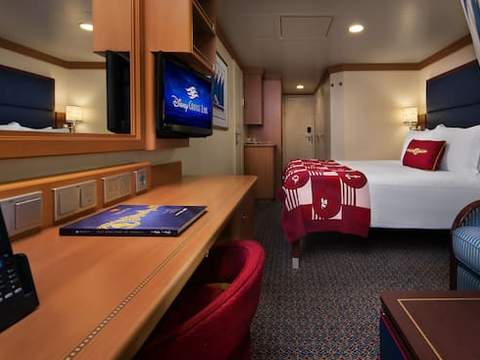 Deluxe Family Oceanview Stateroom with Verandah Image 4 Deluxe Family Oceanview Stateroom with Verandah Image 4