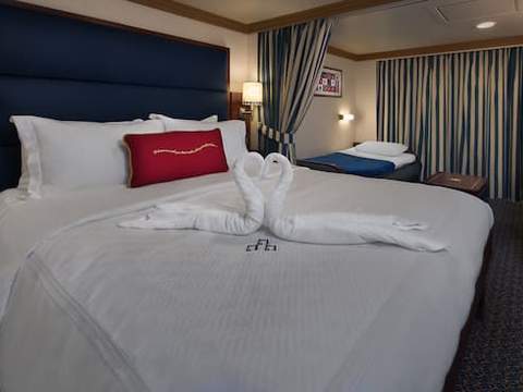Deluxe Family Oceanview Stateroom with Verandah Image 7 Deluxe Family Oceanview Stateroom with Verandah Image 7