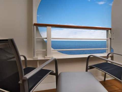 Deluxe Oceanview Stateroom with Verandah Image 3