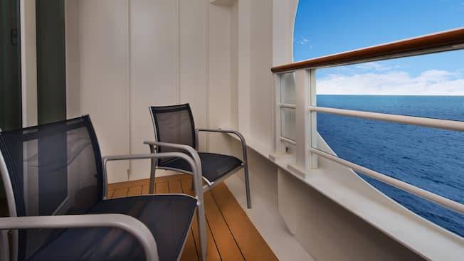 Deluxe Oceanview Stateroom with Verandah Image 4
