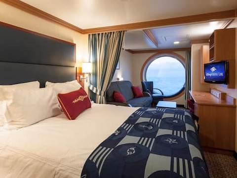 Deluxe Family Oceanview Stateroom Image 1