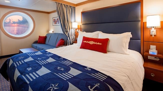 Deluxe Oceanview Stateroom Image 1