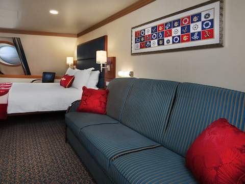 Deluxe Oceanview Stateroom Image 1